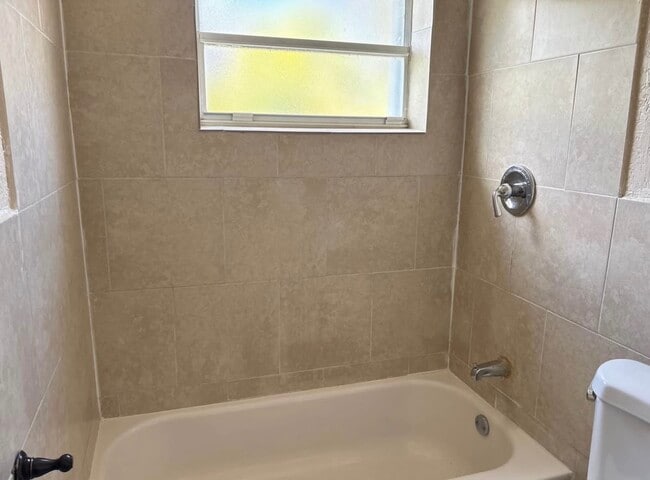 Photo - 209 NW 28th Ave Unidad N
