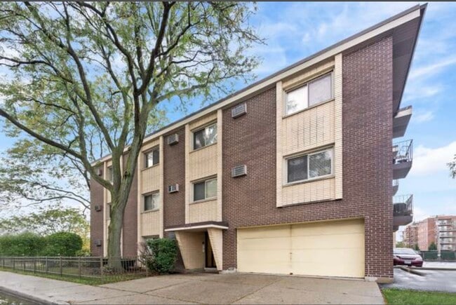 Building Photo - 550 Graceland Ave Unit 5
