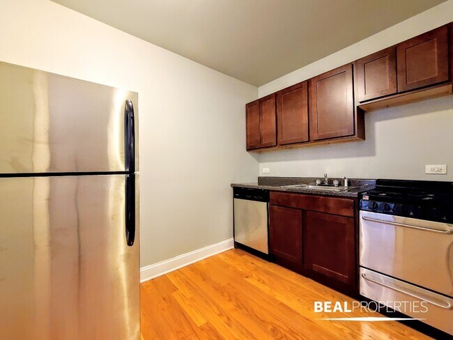 1347 N Dearborn