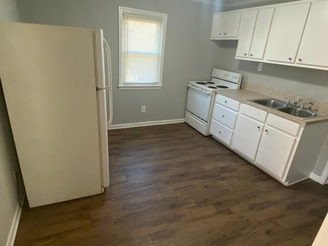 Photo - 1810 W 3rd Ave