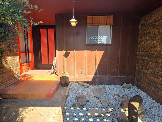 Photo - 1640 Courtland Cir