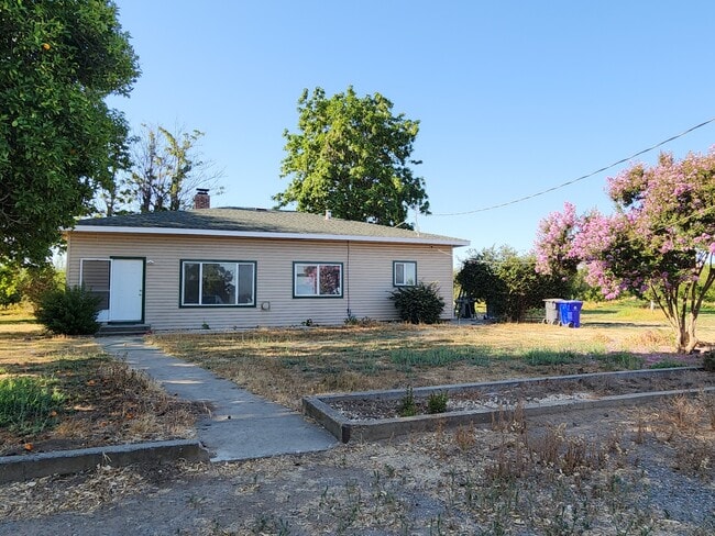 Photo - 7245 Hwy 99 E House