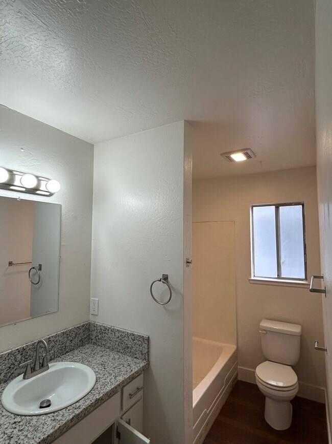 Photo - 12 Klondike Ct Unidad B