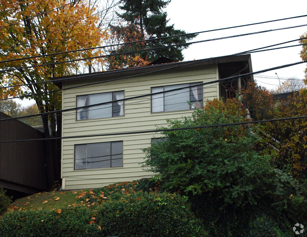 Photo - 1262 Eastlake Ave E