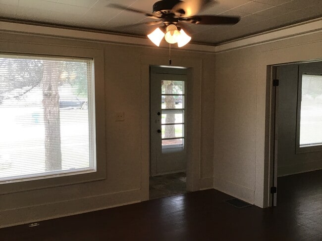 Photo - 1313 W Nichols St