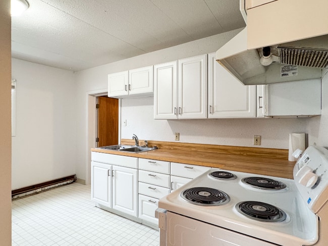 Photo - 613 S 34th St