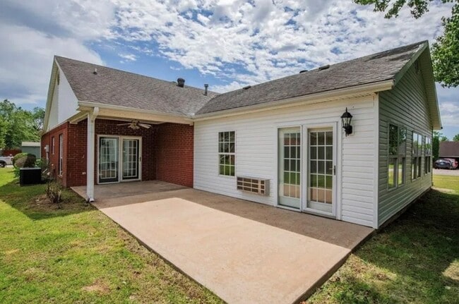 Photo - 1470 Forest St