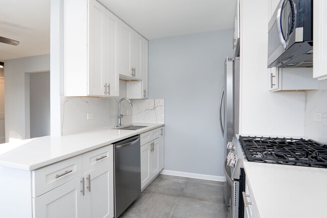 Photo - 317 Burlington Ave Unidad 2