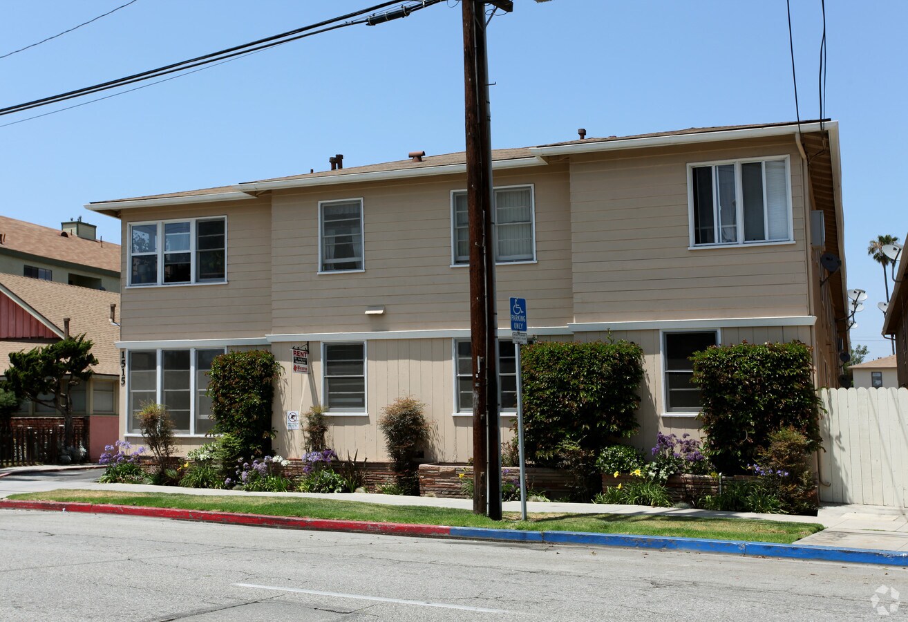 Photo - 1515 E 3rd St