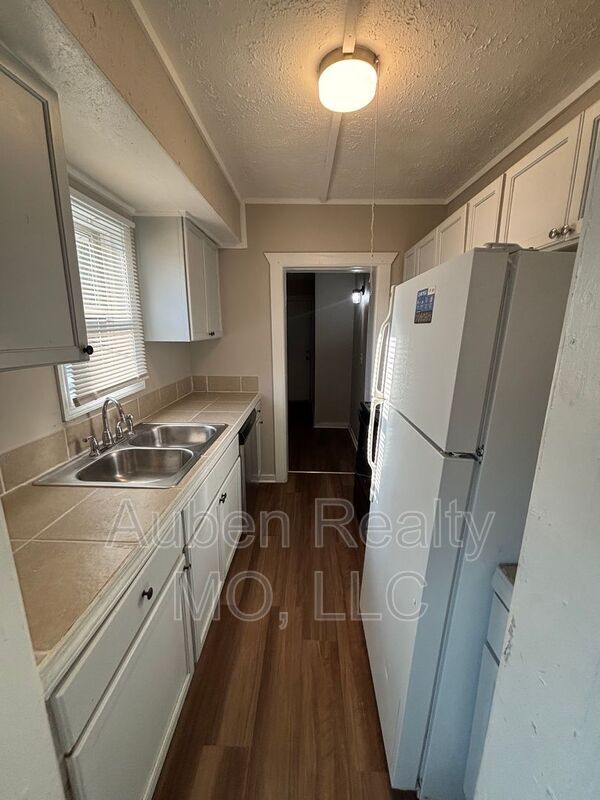 Photo - 2015 E 81 St
