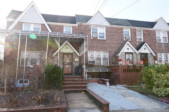 Building Photo - 64-12 48th Ave Unit 2FL