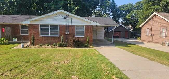 Building Photo - 203 Nokes Dr Rental