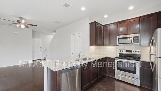 Photo - 1134 Renee Way