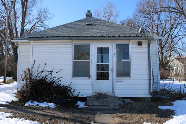 Building Photo - 2 bedroom House by Round-a-Bout