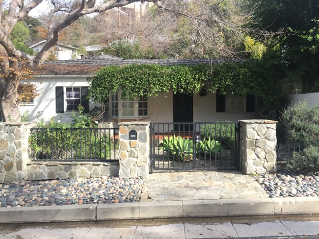 Building Photo - 3864 Dixie Canyon Ave Rental