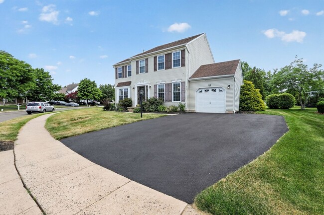 Photo - 402 Candlewood Way