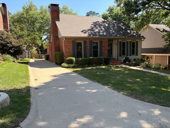 Photo - St. Charles Neighborhood!