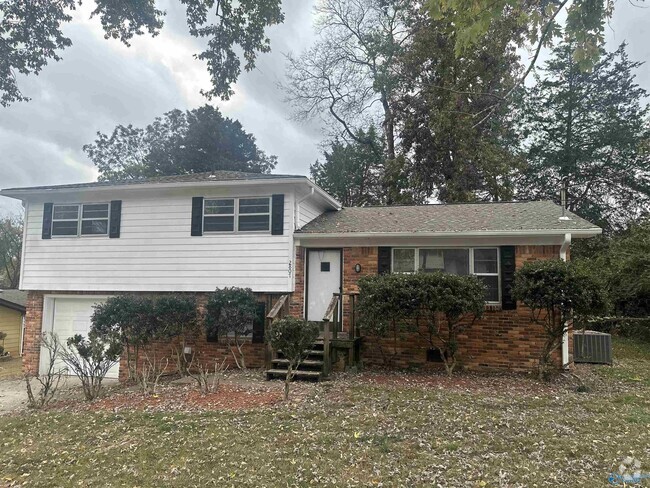 Building Photo - 2807 Hilltop Terrace NW Rental