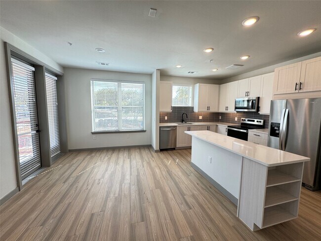 Photo - 11604 Stonehollow Dr Apartment Unit B8.116