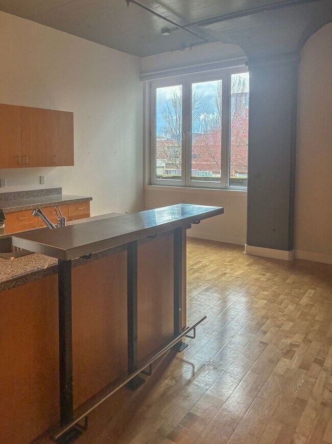 Photo - North Block Studio Available Now !! Unit 203