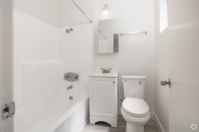 Studio - 500SF - Bathroom