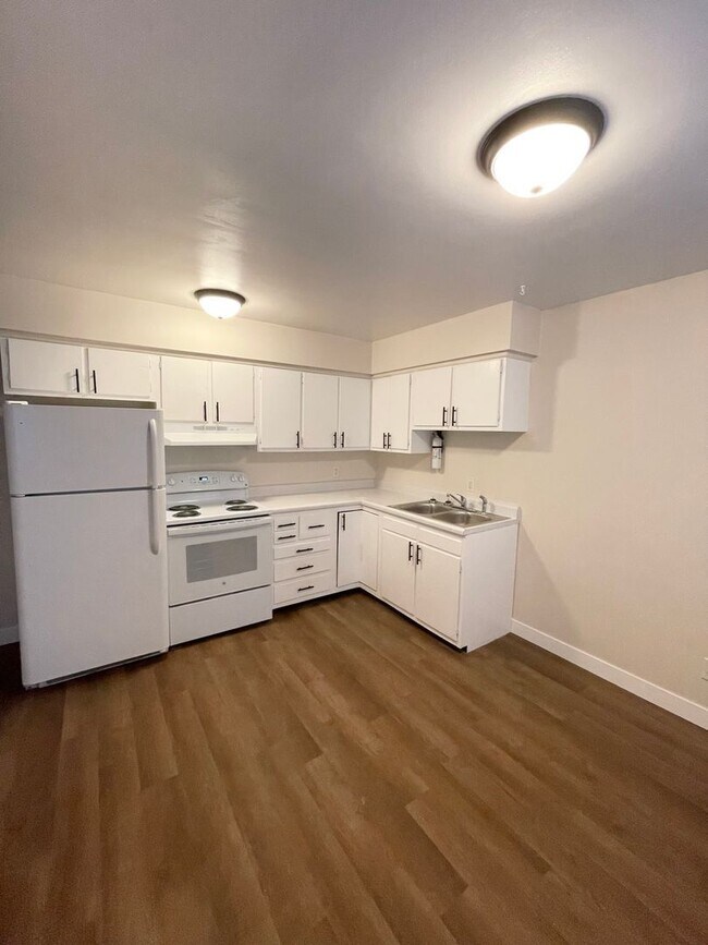 1924 Sunnyside Dr