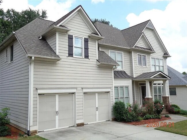 Photo - Room in House on Creekview Ridge Dr NE