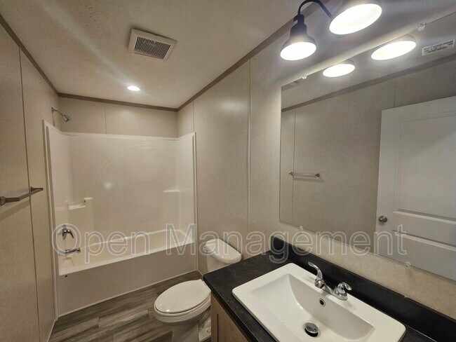 Photo - 700 S 12th St