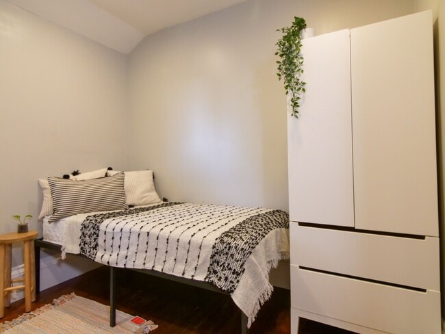 Building Photo - 2434 Piedmont Ave Unit 20 - AB Rental