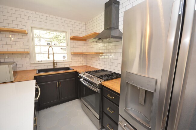 Photo - 1009 N Hills Dr