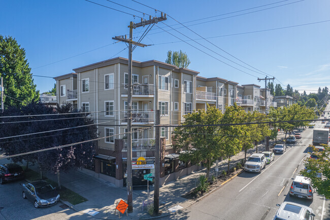 Varsity Apartments - Varsity Apartments