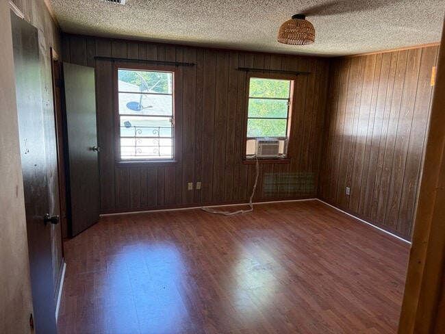 Photo - Huge 4 Bedroom Home