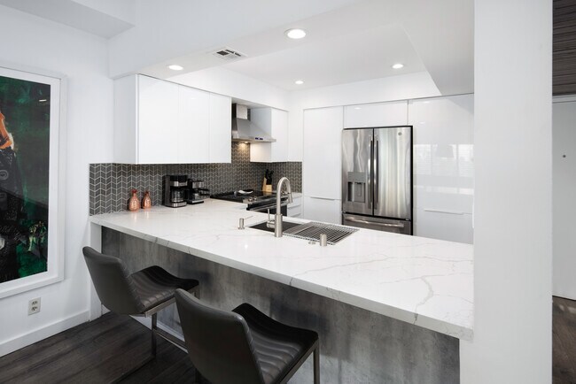 Photo - 7135 Hollywood Blvd Unit 403