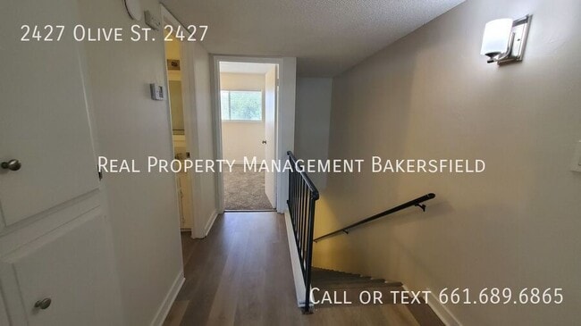 Building Photo - 2427 Olive St Rental