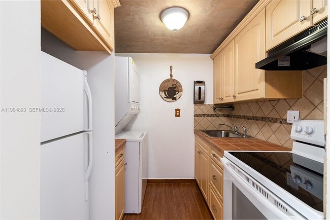 Photo - 1933 SW 7th St Unit 403