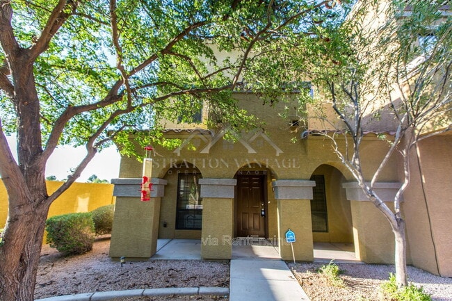 Building Photo - 1702 E Bell Rd