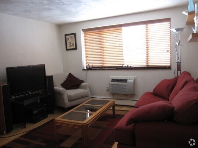 Building Photo - 5 Centre St Unit 32 Rental