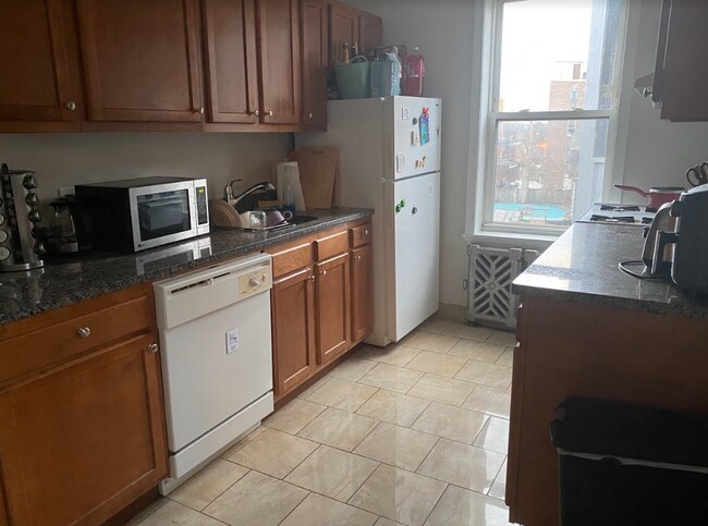 Building Photo - 8 Farrington Ave Unit #4