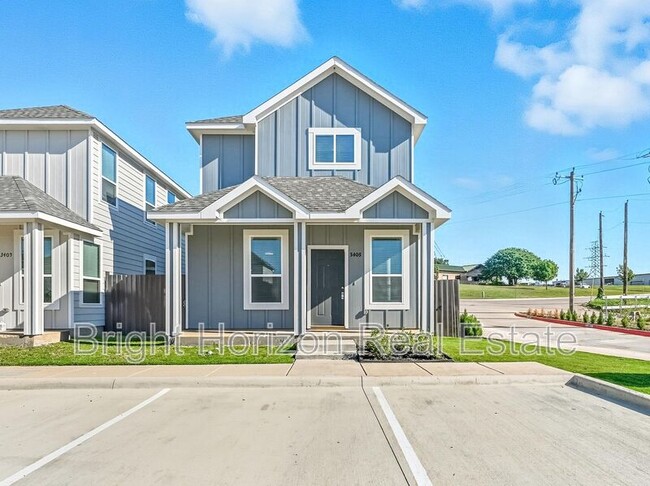 Building Photo - 3413 Valley Vista Dr