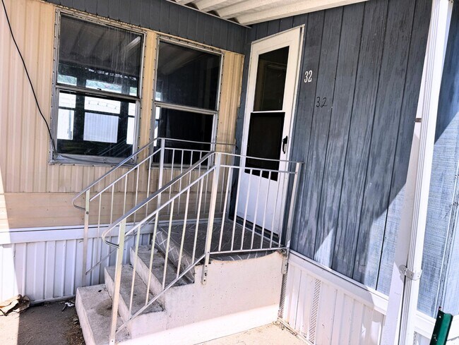 Photo - 661 N 19th St
