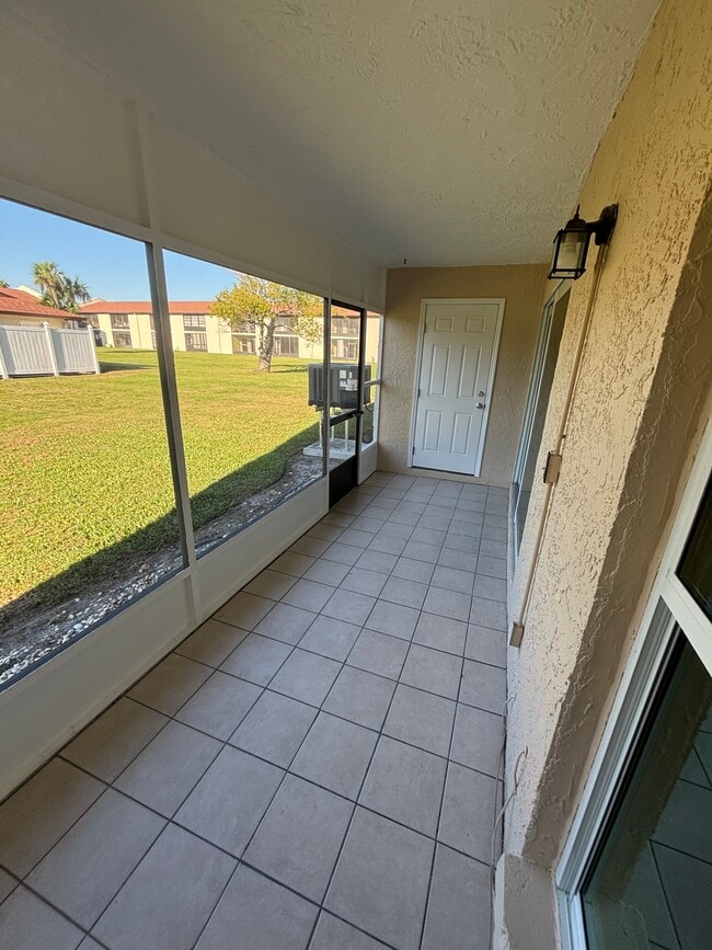 Building Photo - 4956 Harbor Villa Ln Unit 105