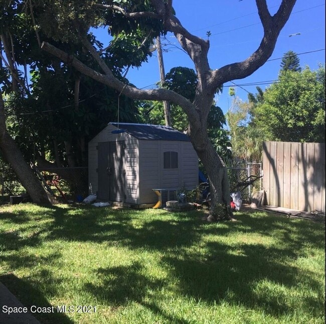 Photo - 320 Pierce Ave