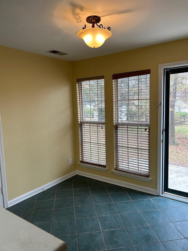 Photo - 505 Long Creek Pky