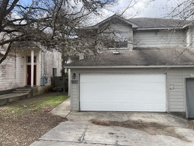Building Photo - 826/828 Sagewood Unit 828 Sagewood Trail