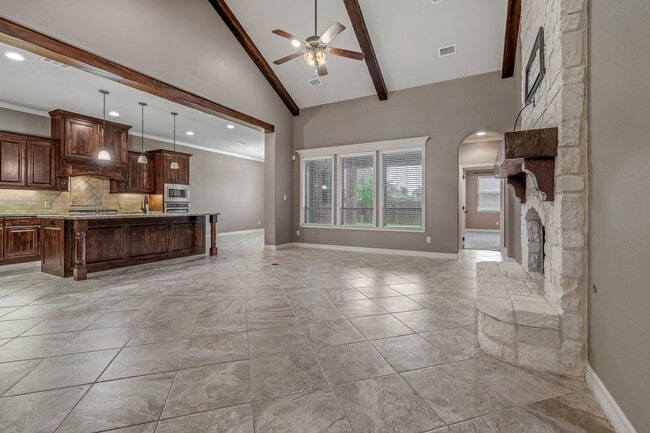 Photo - 3/2 in Castlegate 2 available August 2026