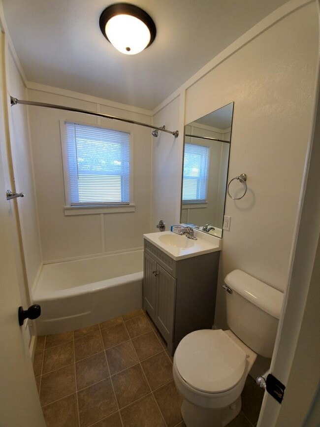 Photo - 126 E Garfield St