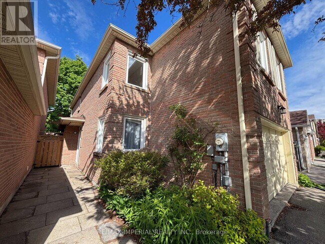 Photo - 98 McMorran Crescent