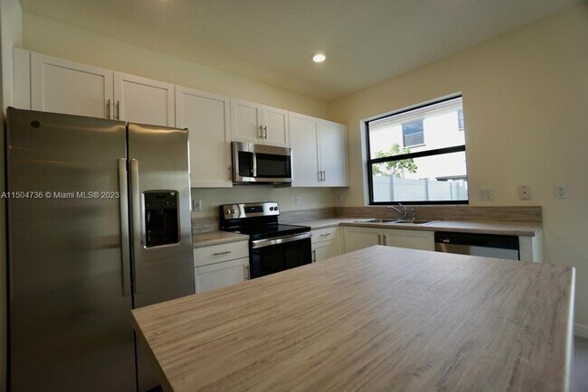 Photo - 3432 W 113th St