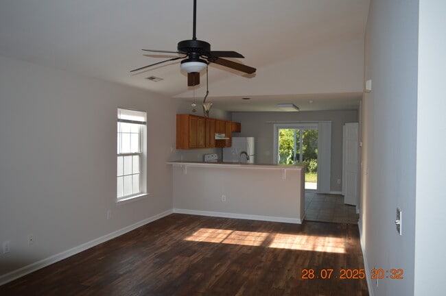 Building Photo - 869 Silvercrest Dr Rental