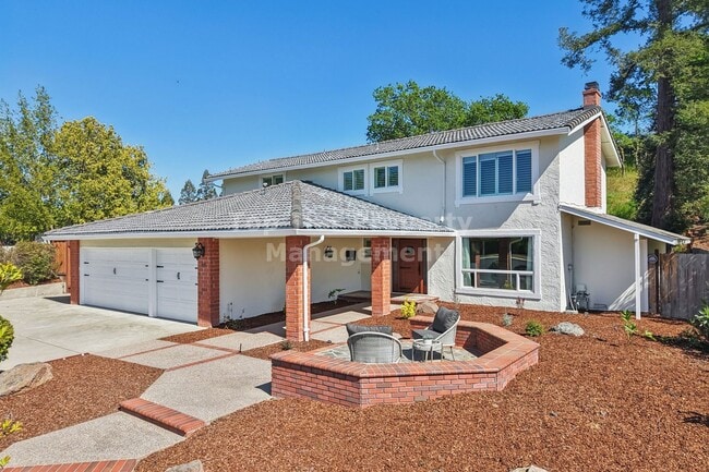 Building Photo - Luxury Renovated Livorna Estates Home | SRVUSD Schools | Mt. Diablo Views- 5 bd/3.5 Ba Single-Fam...